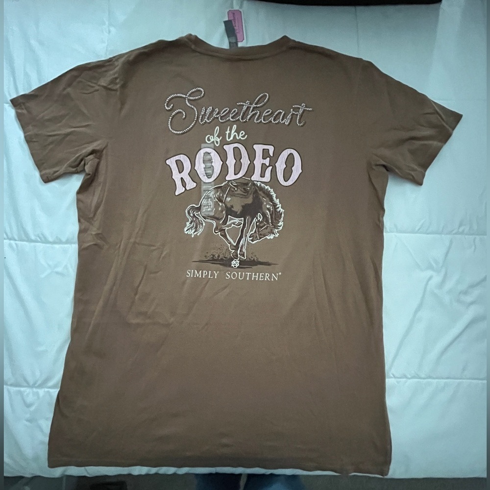 Simply Southern “Sweetheart of the Rodeo “Brown Tee. Size XXLarge